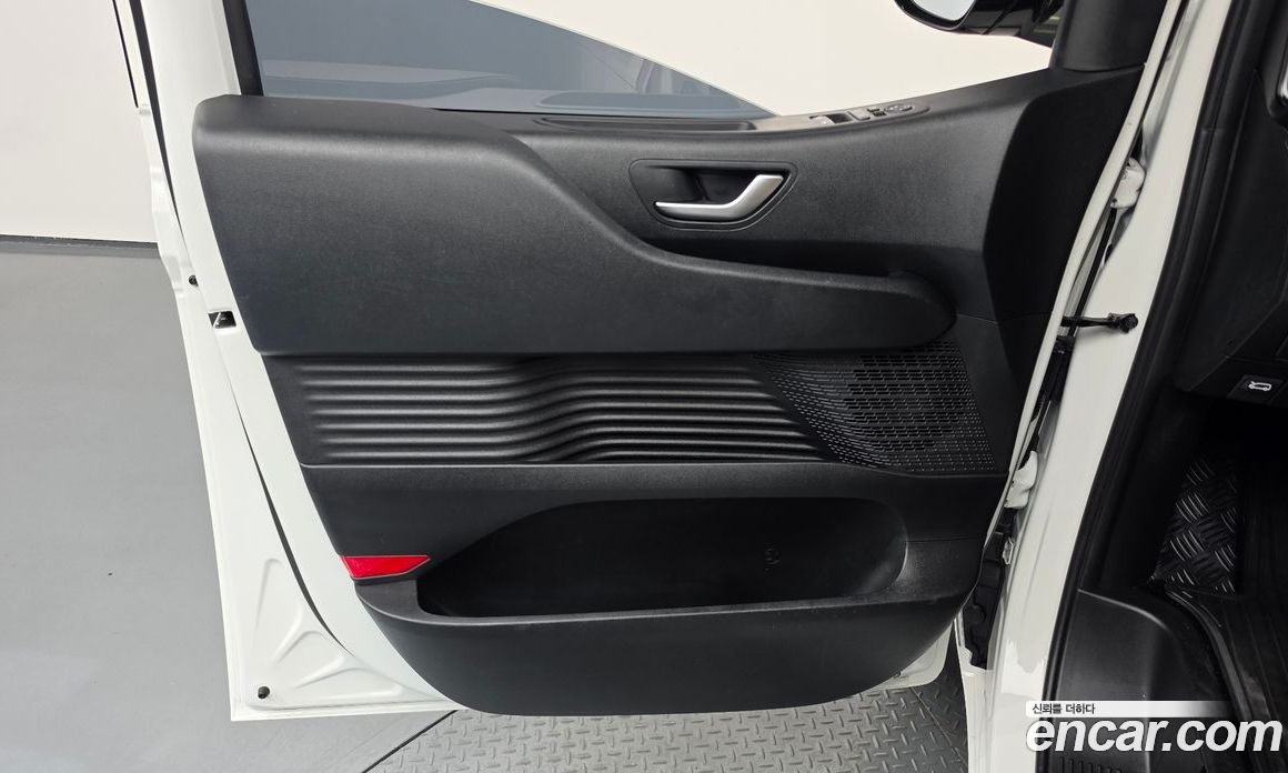 Hyundai Staria фото 24
