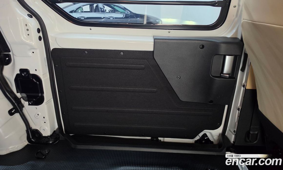 Hyundai Staria фото 25