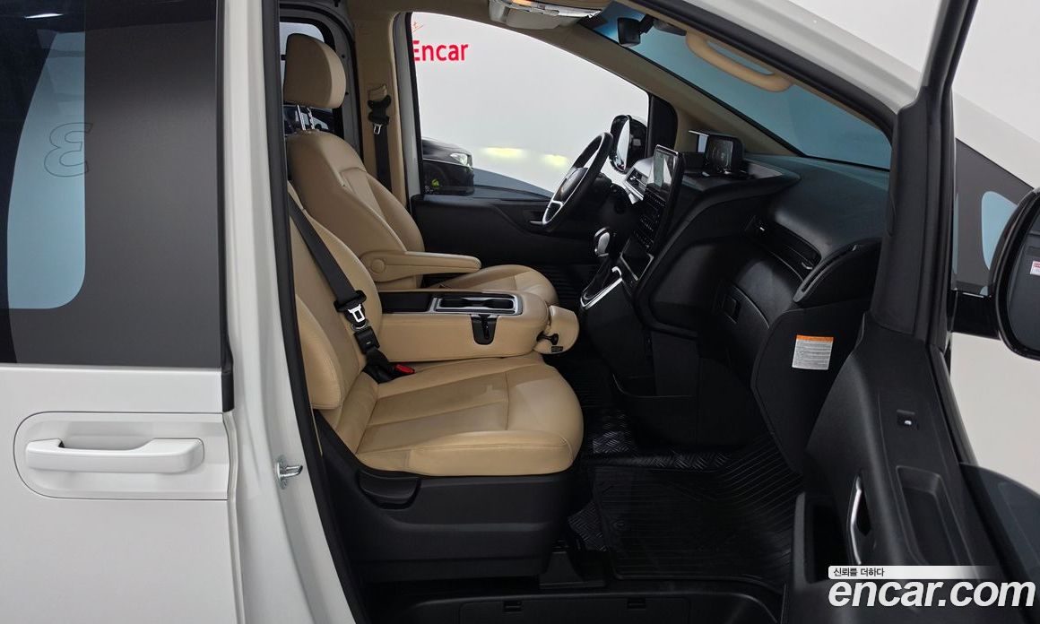 Hyundai Staria фото 26
