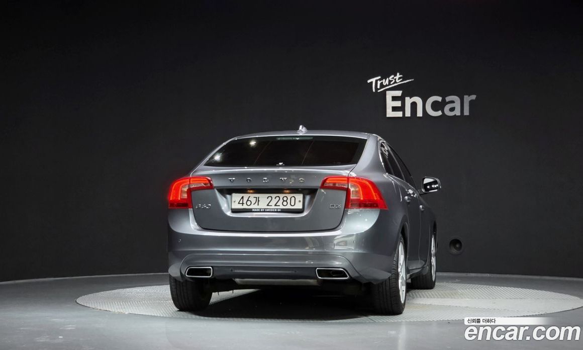 Volvo S60 фото 4