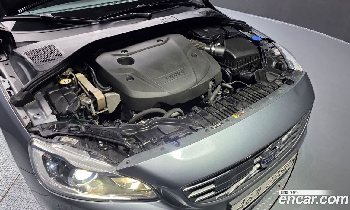 Volvo S60 фото 6