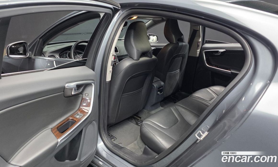 Volvo S60 фото 26