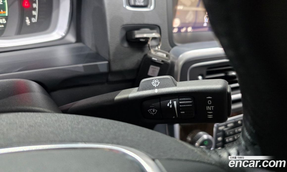 Volvo S60 фото 30