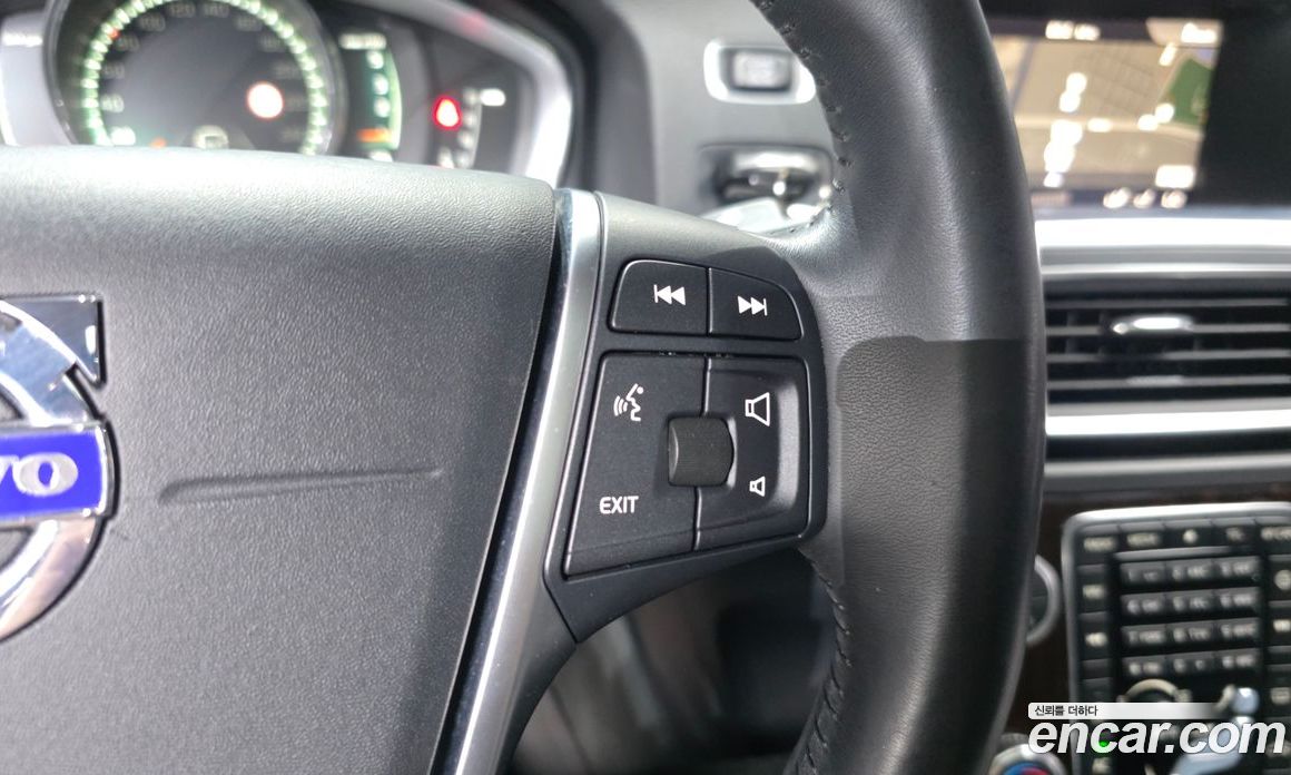 Volvo S60 фото 31