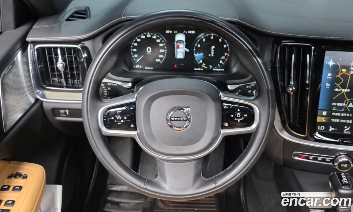 Volvo V60 Cross Country 2nd Gen фото 13