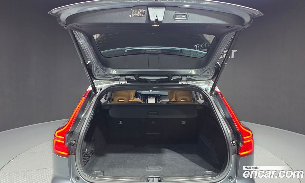 Volvo V60 Cross Country 2nd Gen фото 20