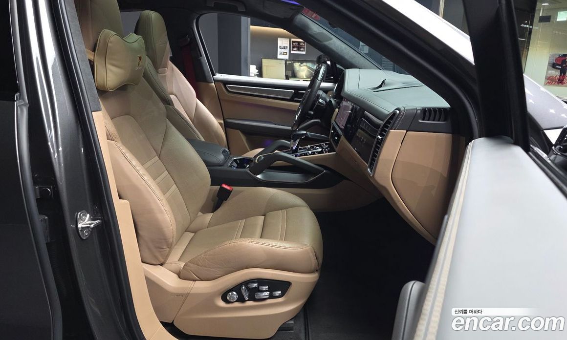 Porsche Cayenne 3rd Gen фото 11