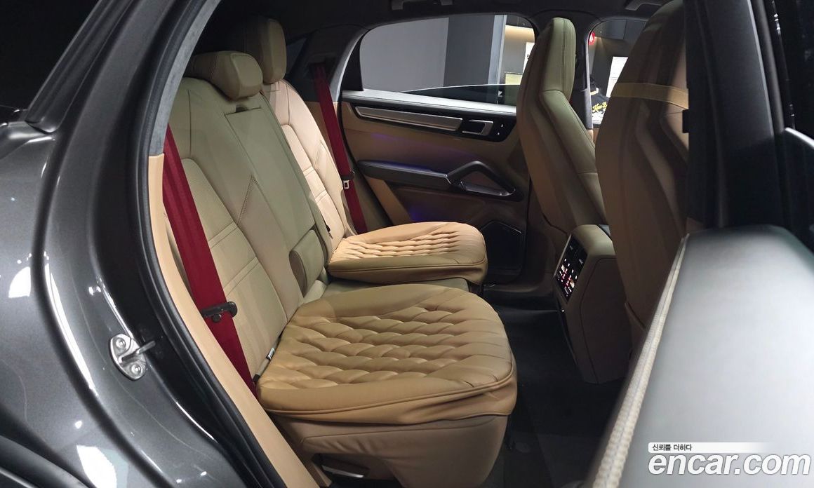 Porsche Cayenne 3rd Gen фото 12