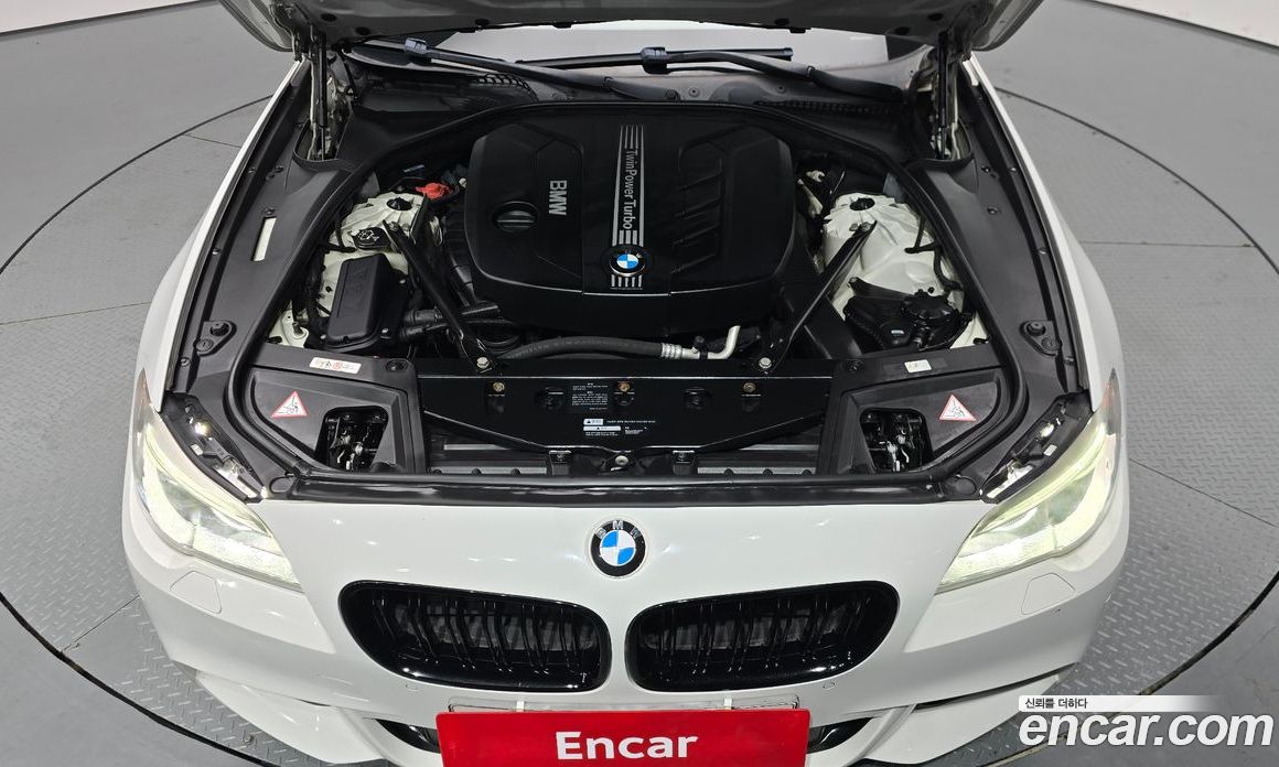 BMW 5-Series (F10) фото 6