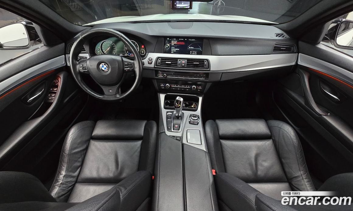 BMW 5-Series (F10) фото 7