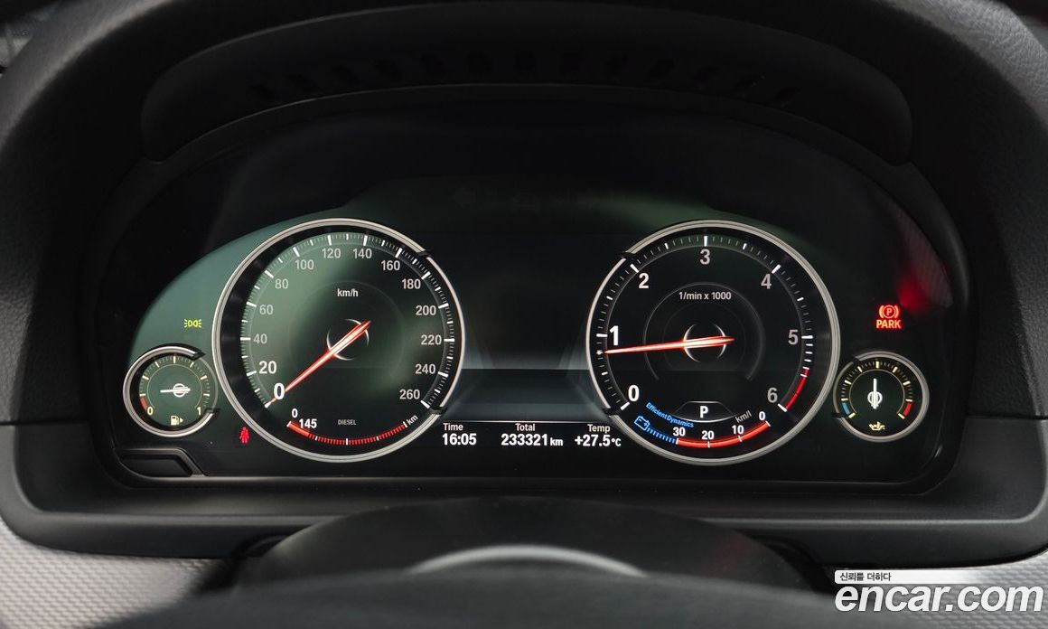 BMW 5-Series (F10) фото 8