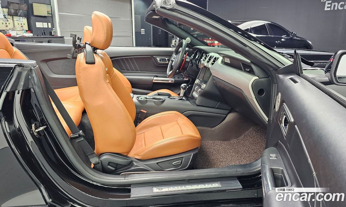 Ford Mustang фото 10