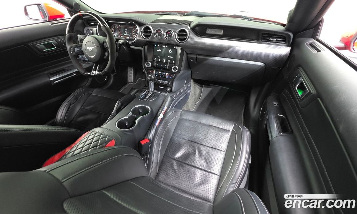 Ford Mustang фото 6
