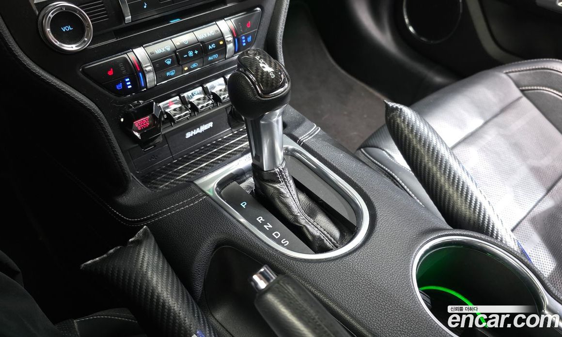Ford Mustang фото 8