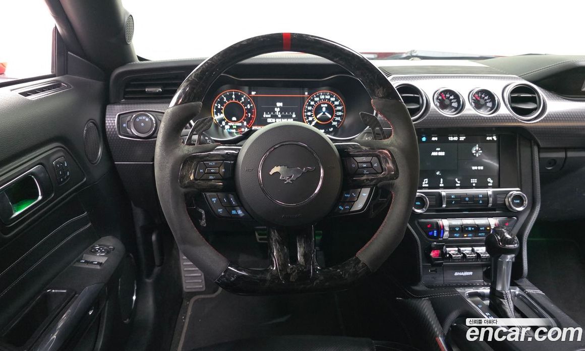 Ford Mustang фото 12