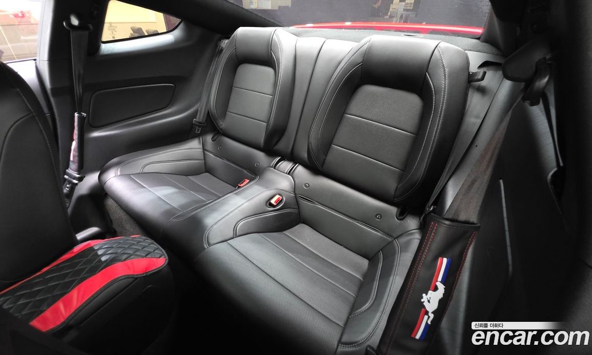 Ford Mustang фото 26