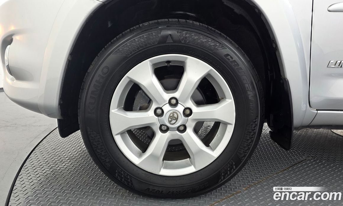 Toyota RAV4 4th Gen фото 5
