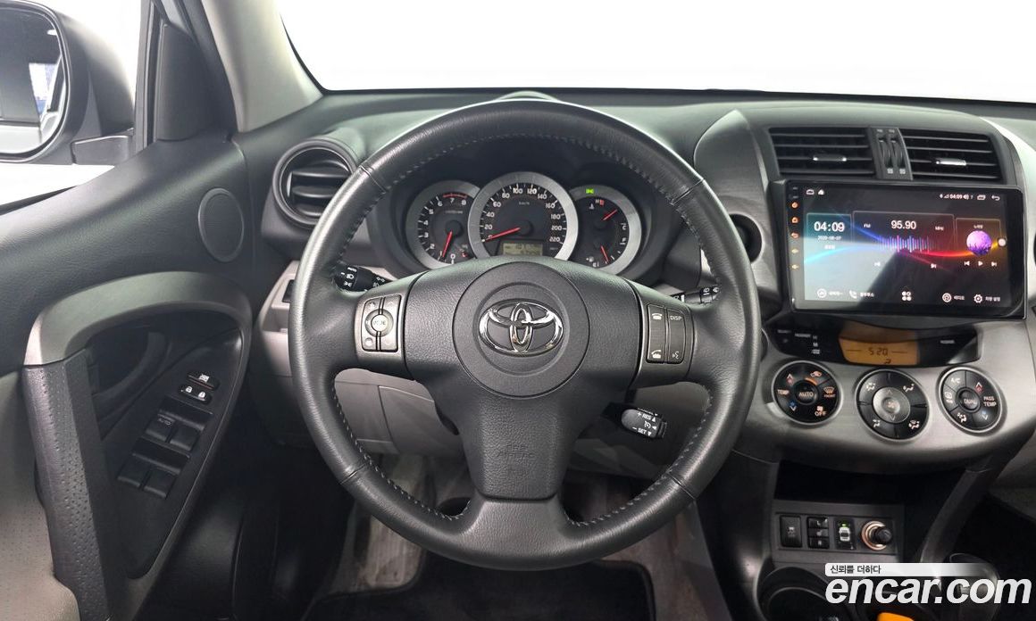 Toyota RAV4 4th Gen фото 13