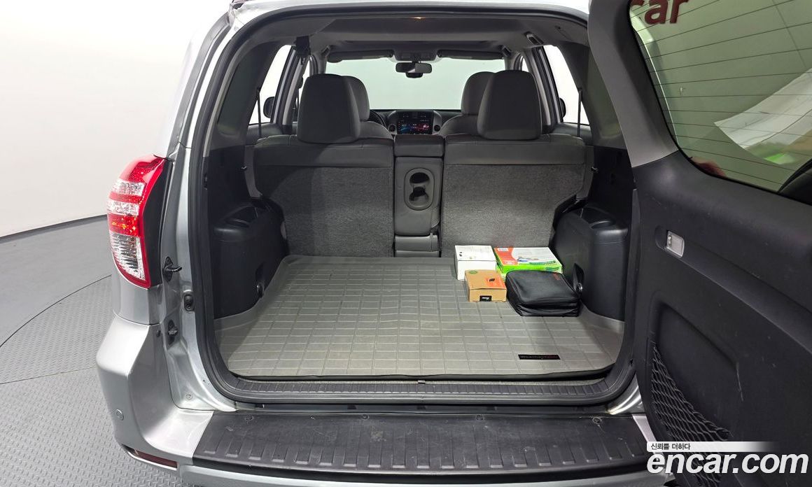 Toyota RAV4 4th Gen фото 20