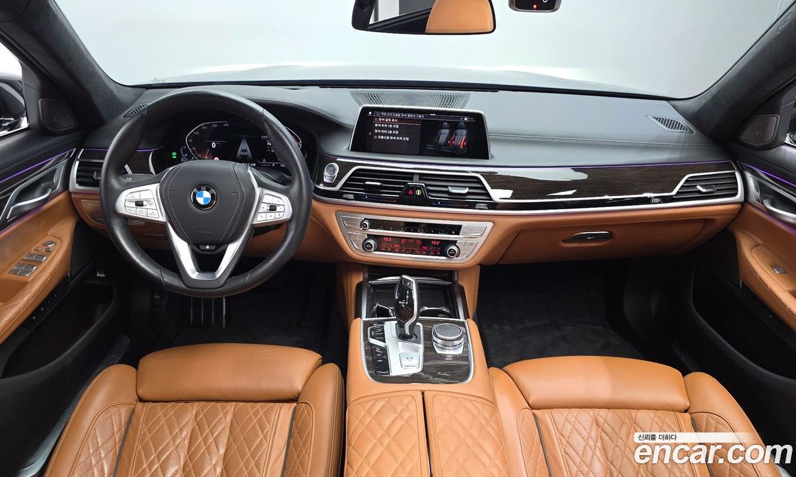 BMW 7-Series (G11) фото 7