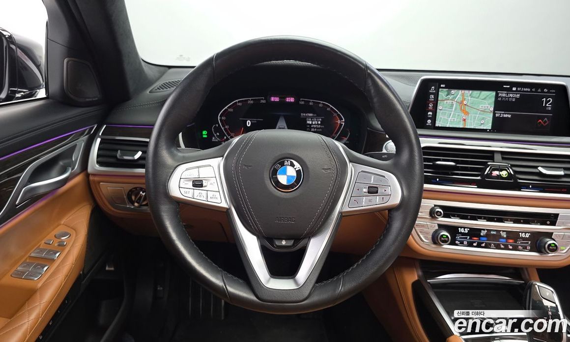 BMW 7-Series (G11) фото 13