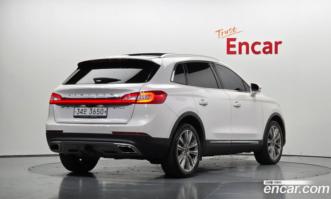 Lincoln MKX 2nd Gen фото 2