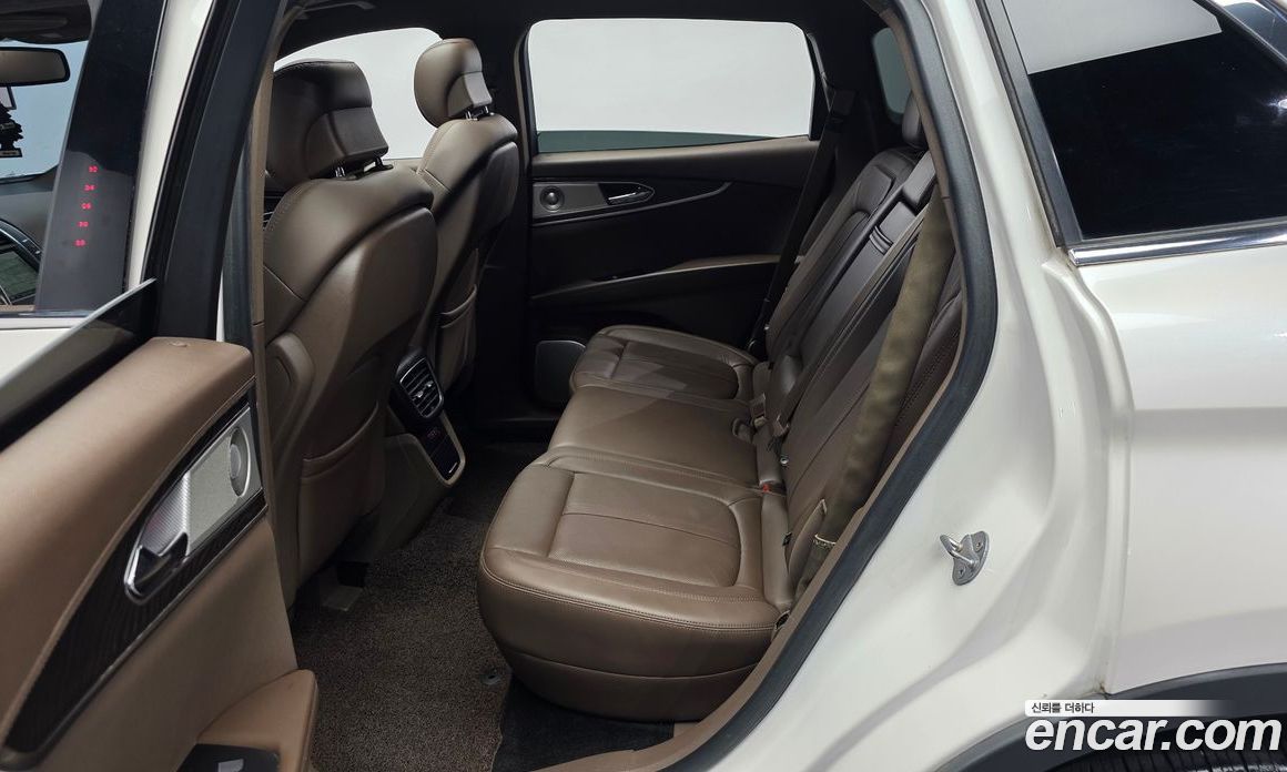 Lincoln MKX 2nd Gen фото 26