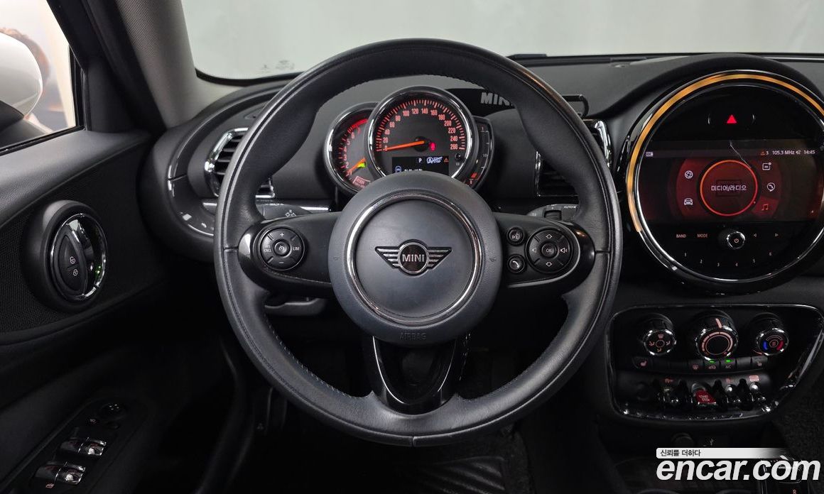 Mini Cooper Clubman фото 13