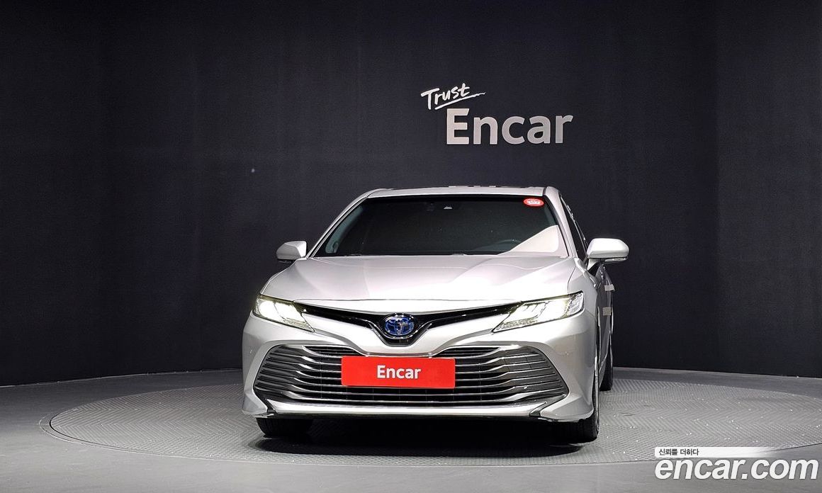 Toyota Camry (XV70) фото 3