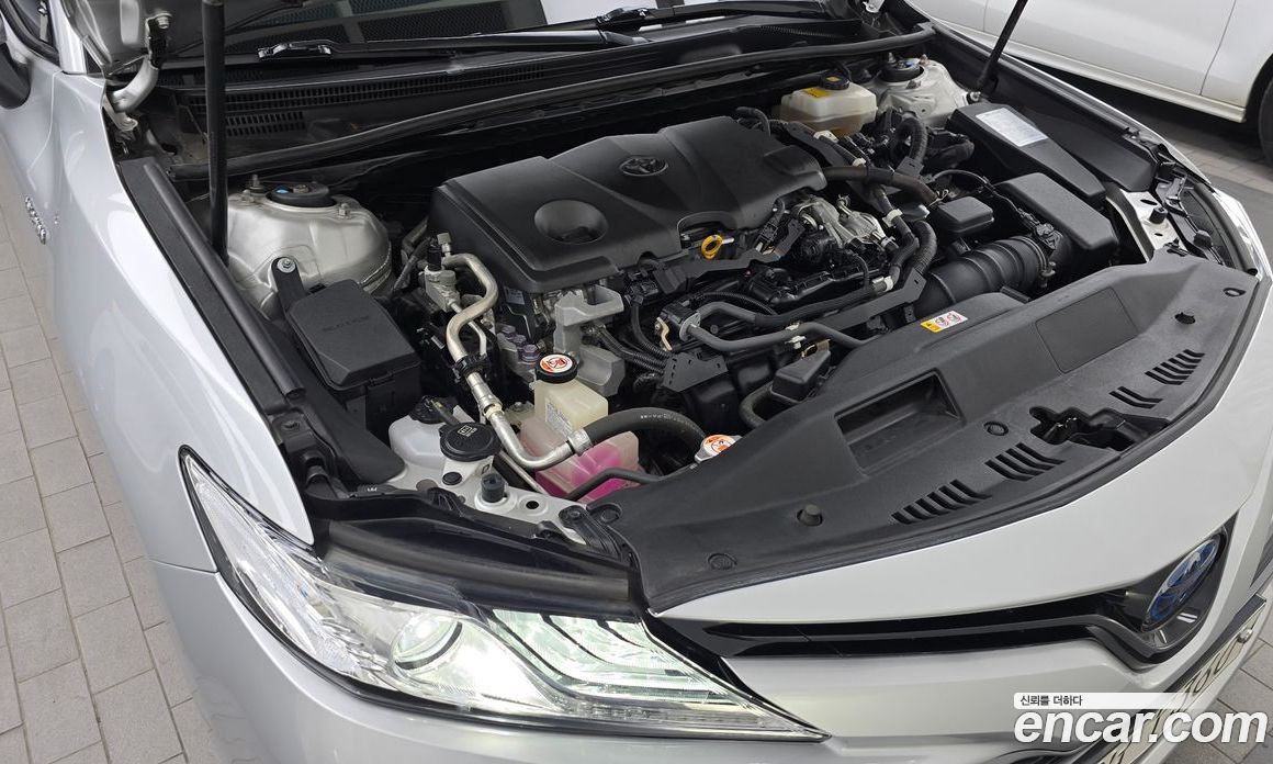 Toyota Camry (XV70) фото 6