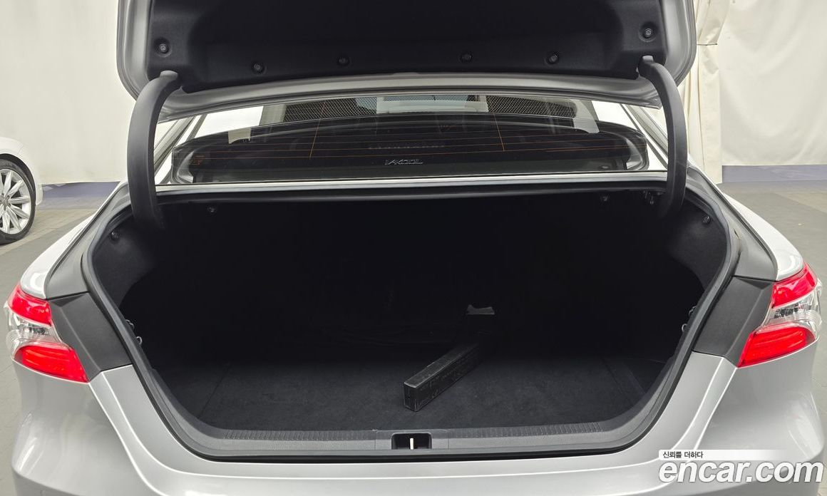 Toyota Camry (XV70) фото 20