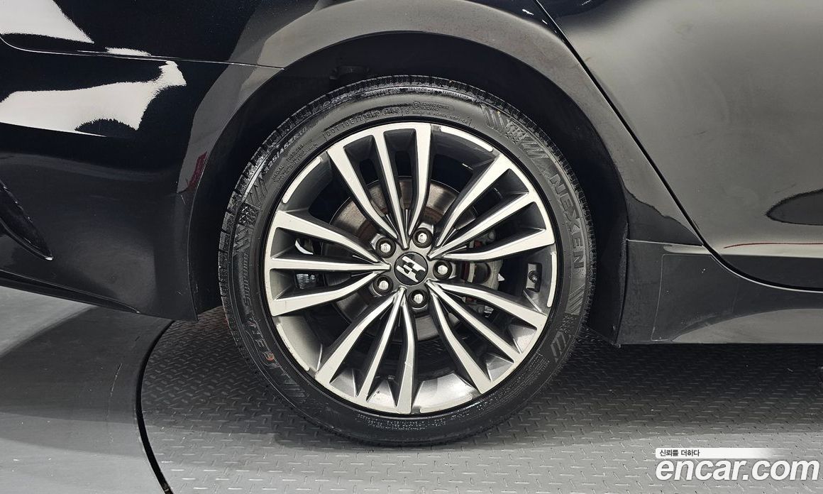 Kia Stinger фото 5