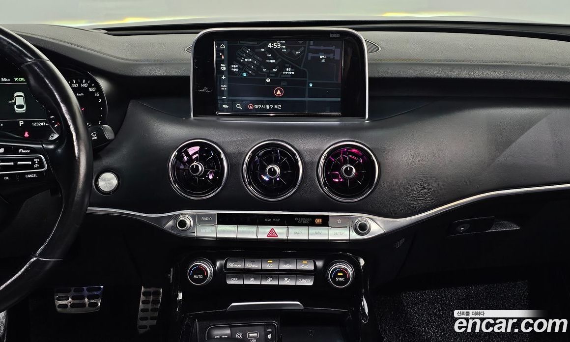 Kia Stinger фото 14