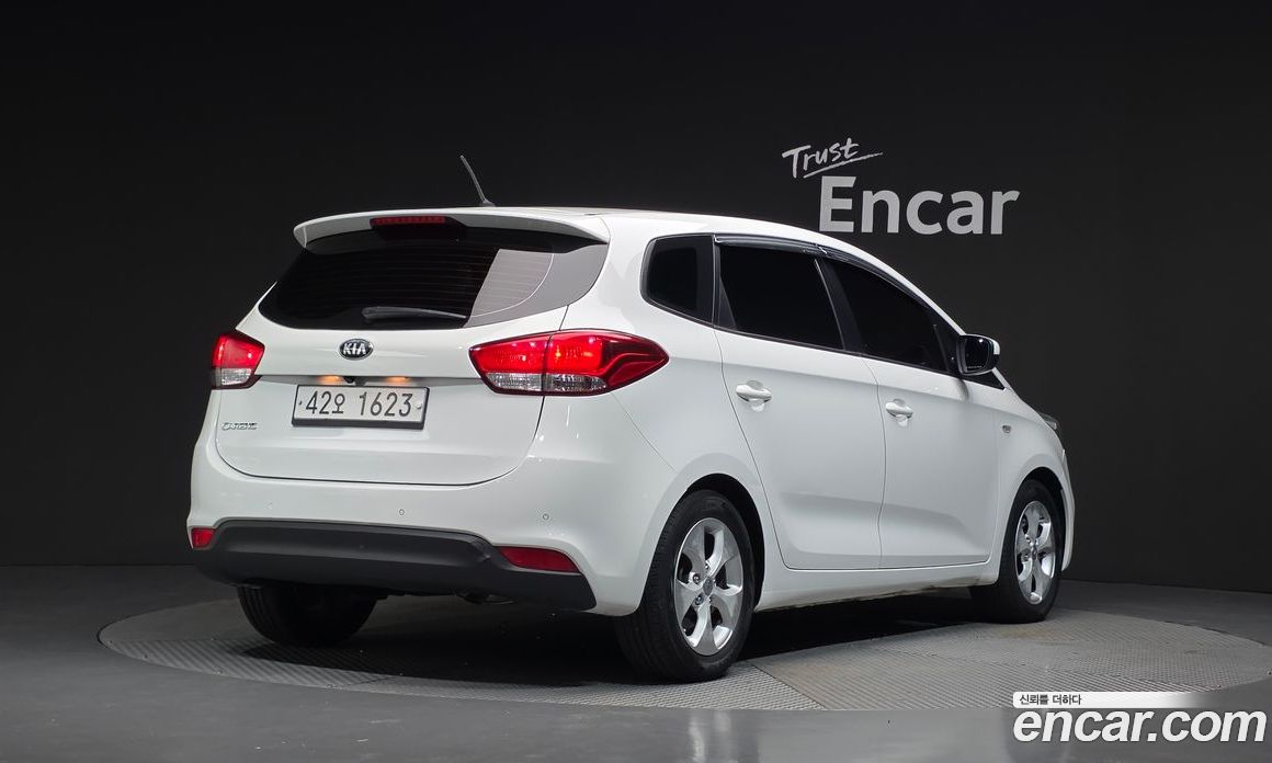 Kia Carens 3rd Gen фото 2