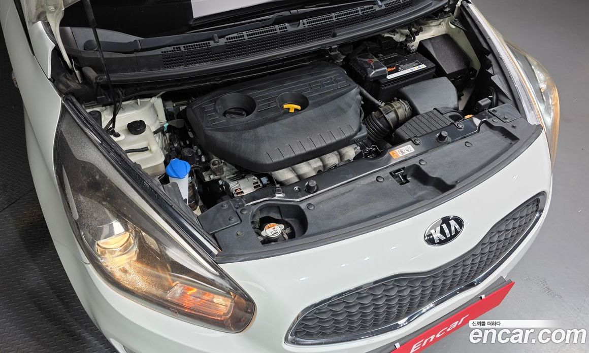Kia Carens 3rd Gen фото 6