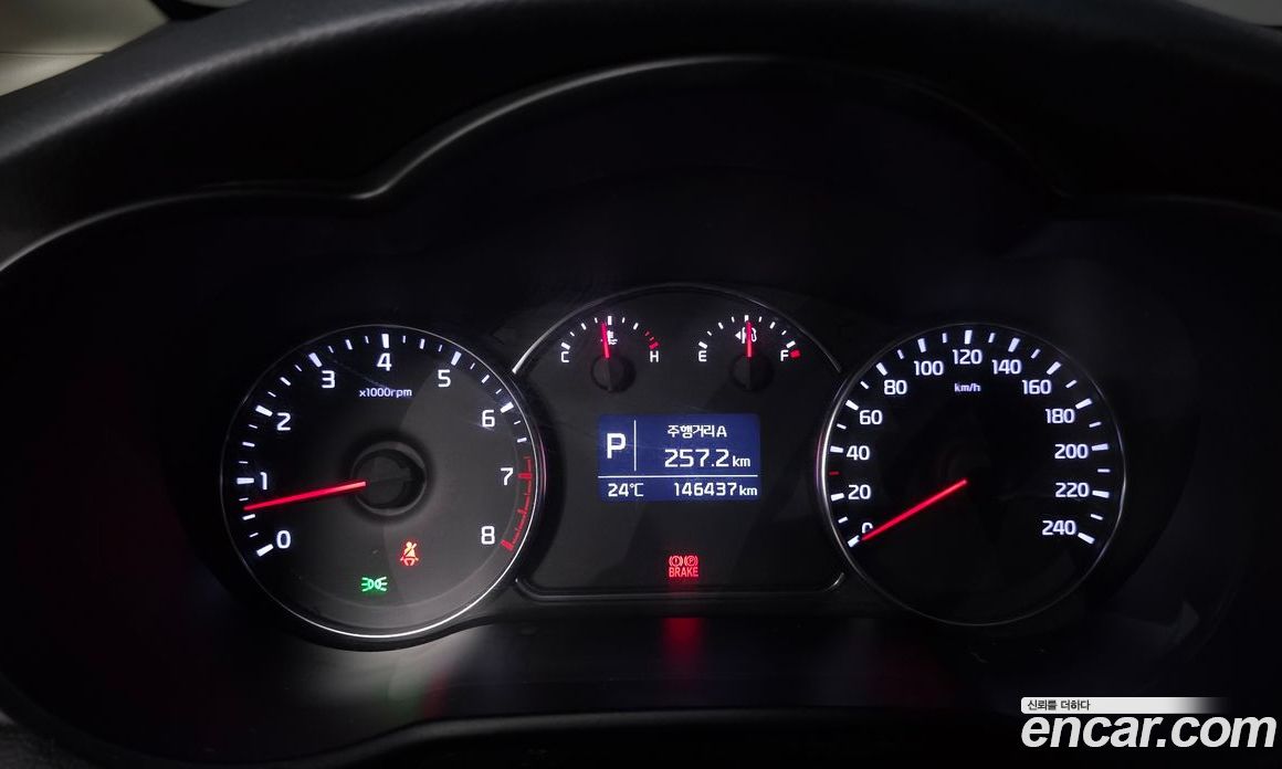 Kia Carens 3rd Gen фото 8