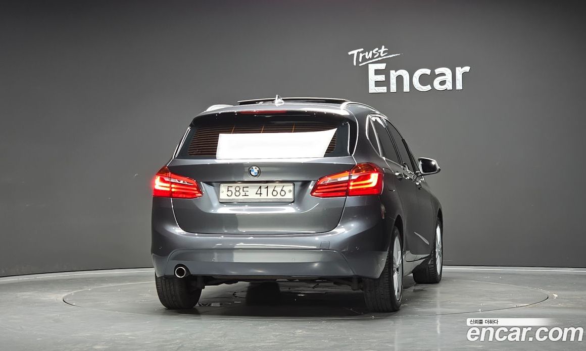 BMW 2-Series (F45) фото 4