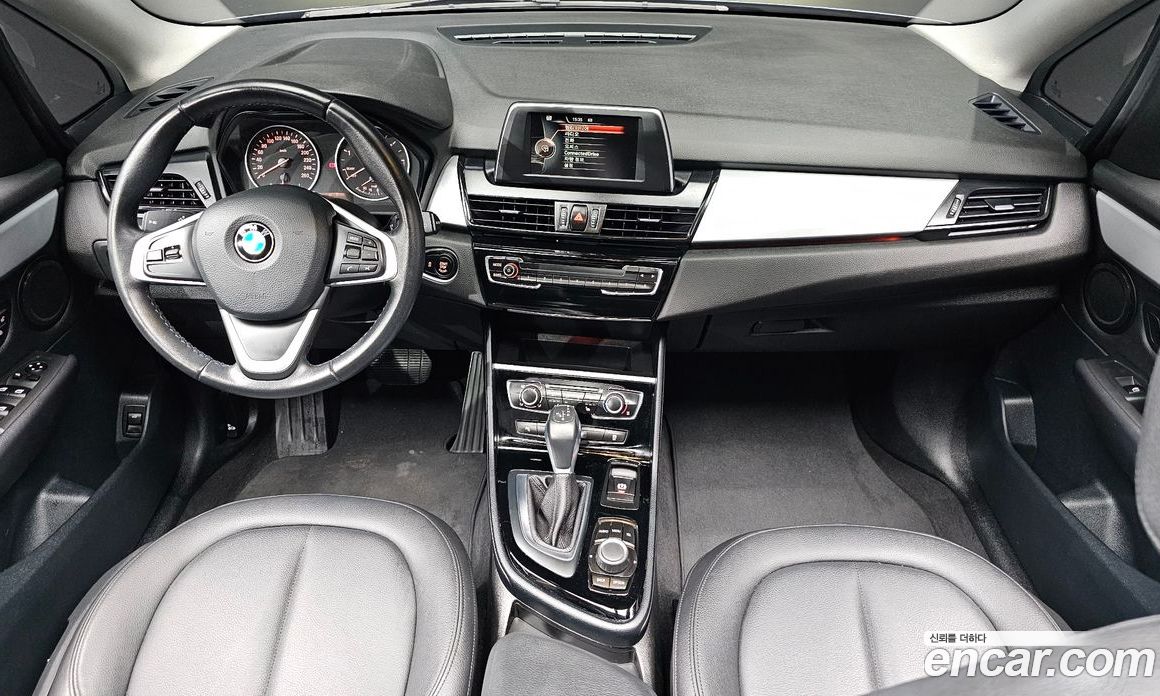 BMW 2-Series (F45) фото 7