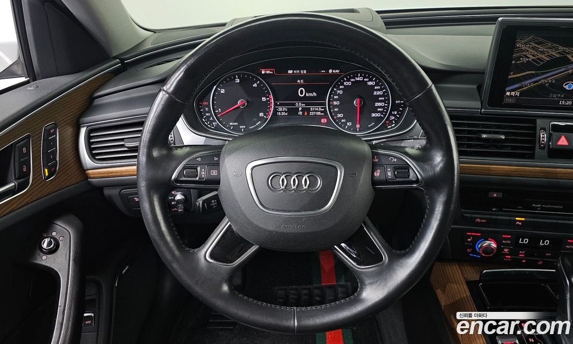 Audi A6 (C7) фото 15