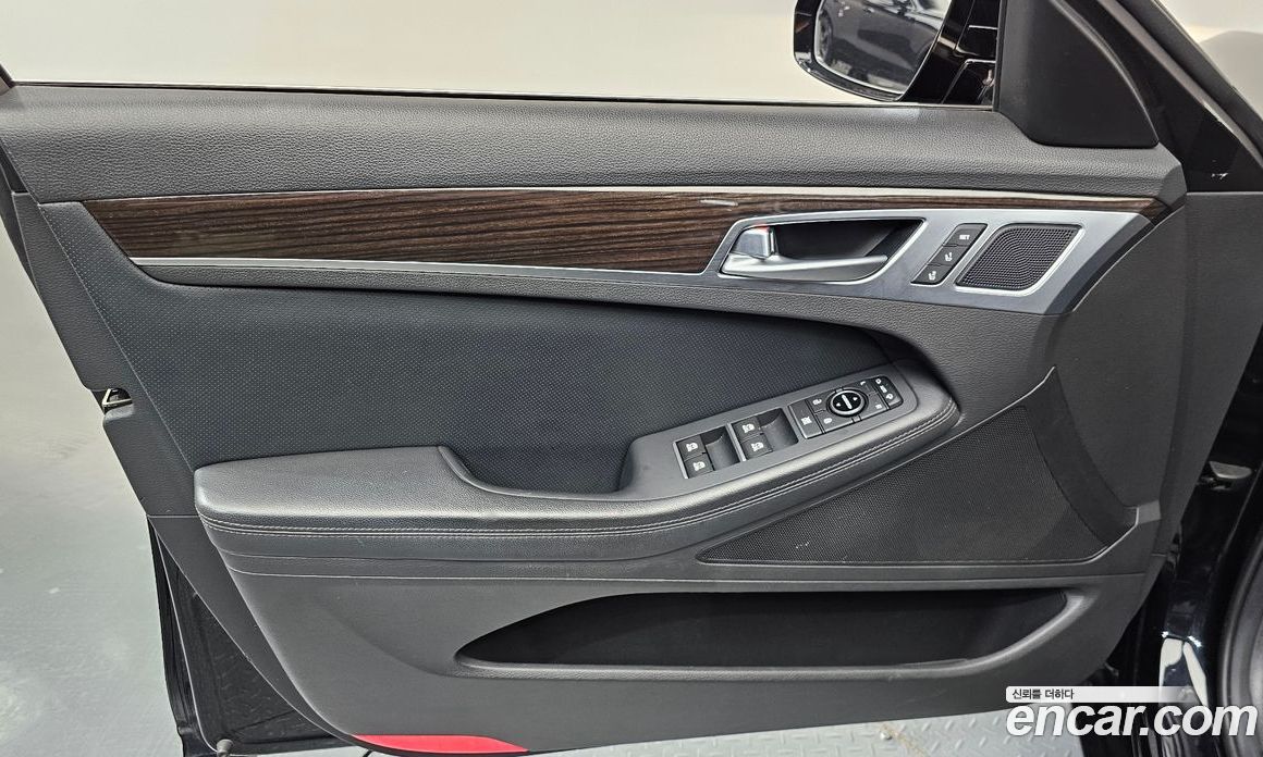 Genesis G80 фото 24