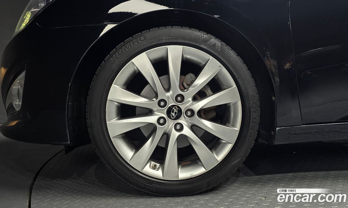 Hyundai i40 Saloon фото 5