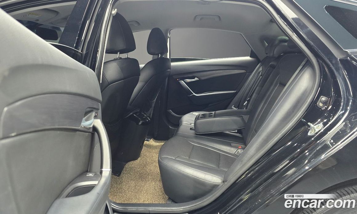 Hyundai i40 Saloon фото 12