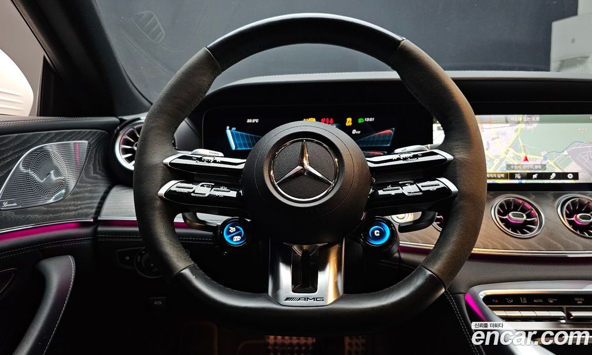 Mercedes-Benz AMG GT фото 12