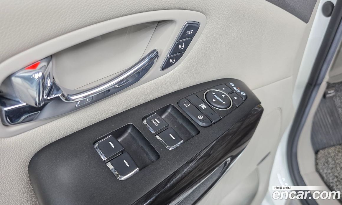 Kia Carnival 3rd Gen фото 12