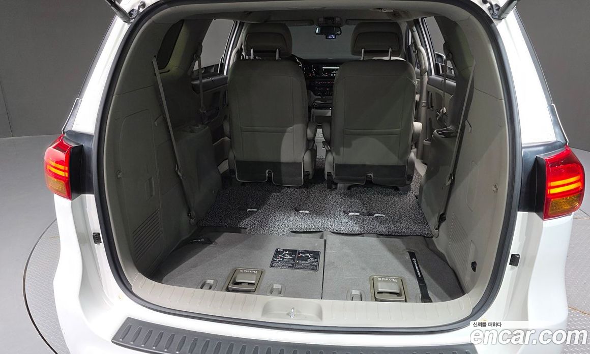 Kia Carnival 3rd Gen фото 19