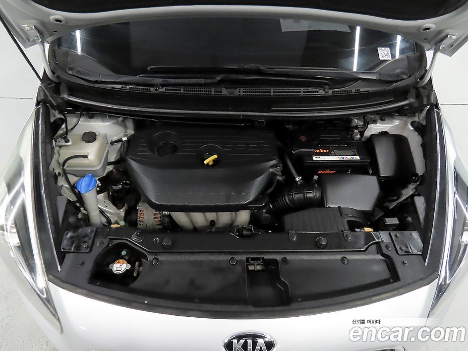 Kia Carens 3rd Gen фото 19
