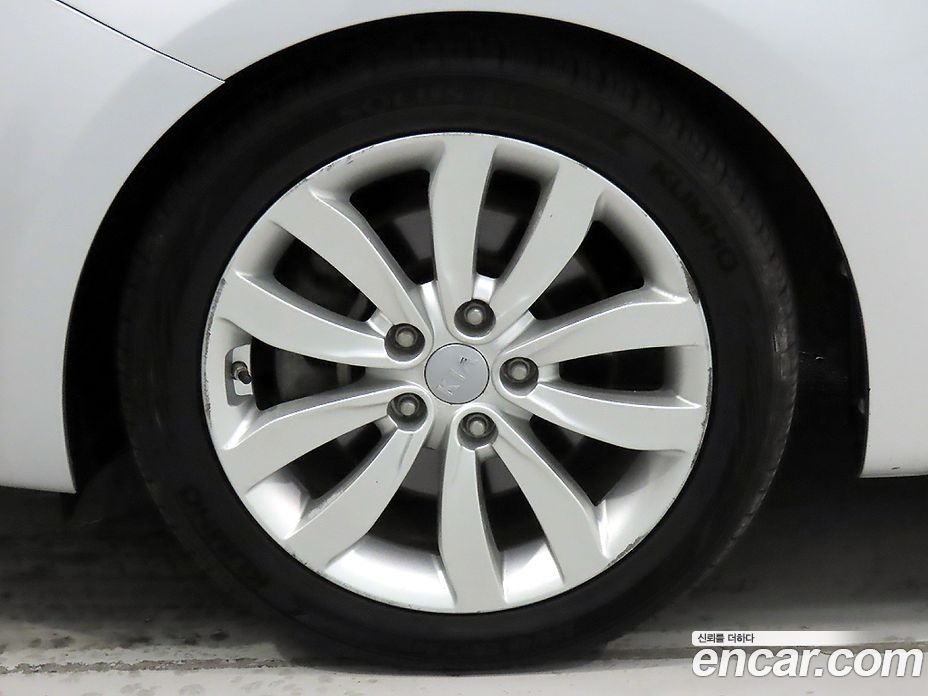Kia Carens 3rd Gen фото 20