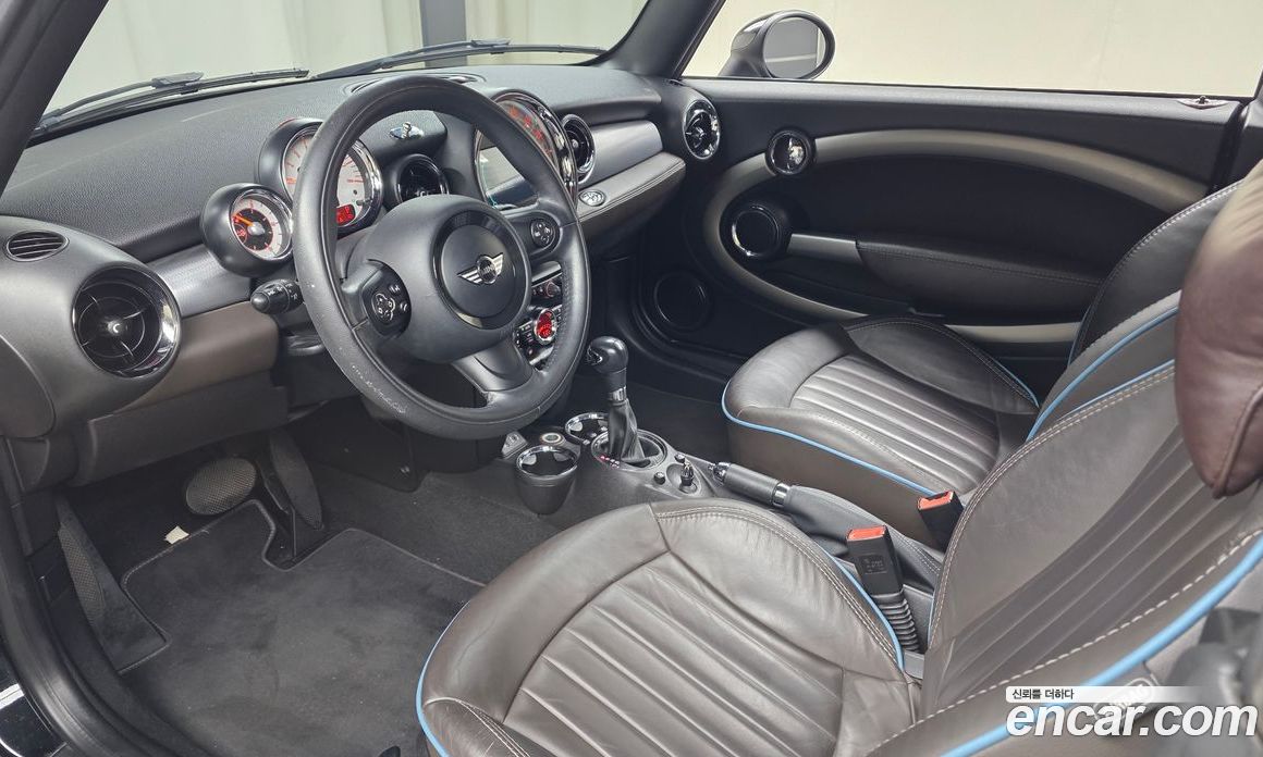 Mini Cooper Convertible фото 6