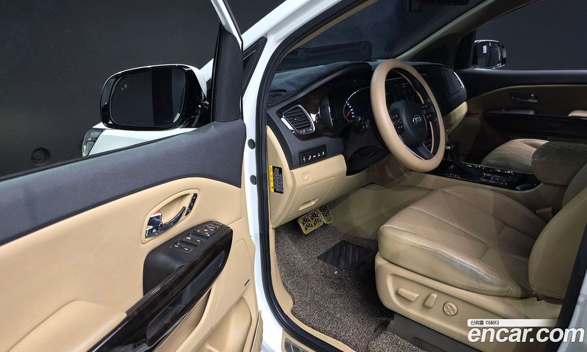 Kia Carnival 3rd Gen Restyling фото 10