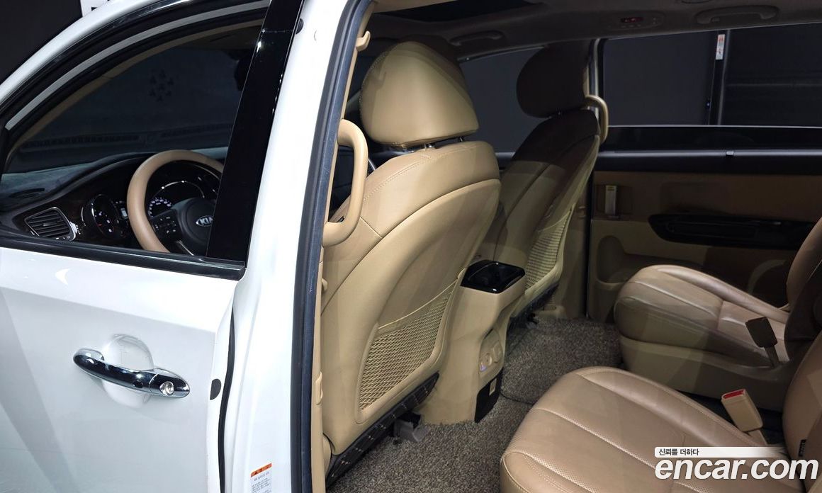 Kia Carnival 3rd Gen Restyling фото 12